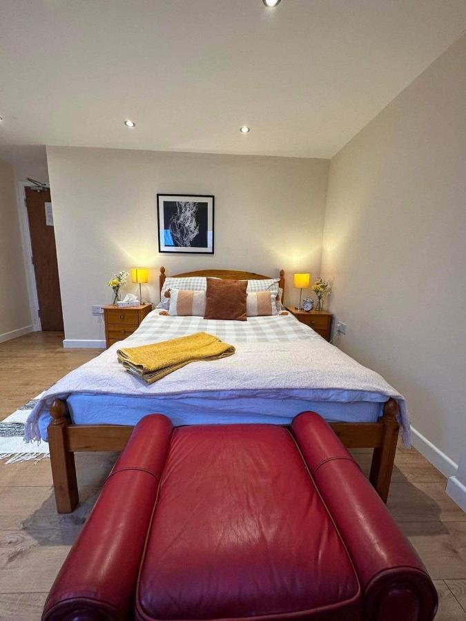 Apartamento Luton Town House Near Airport Exterior foto