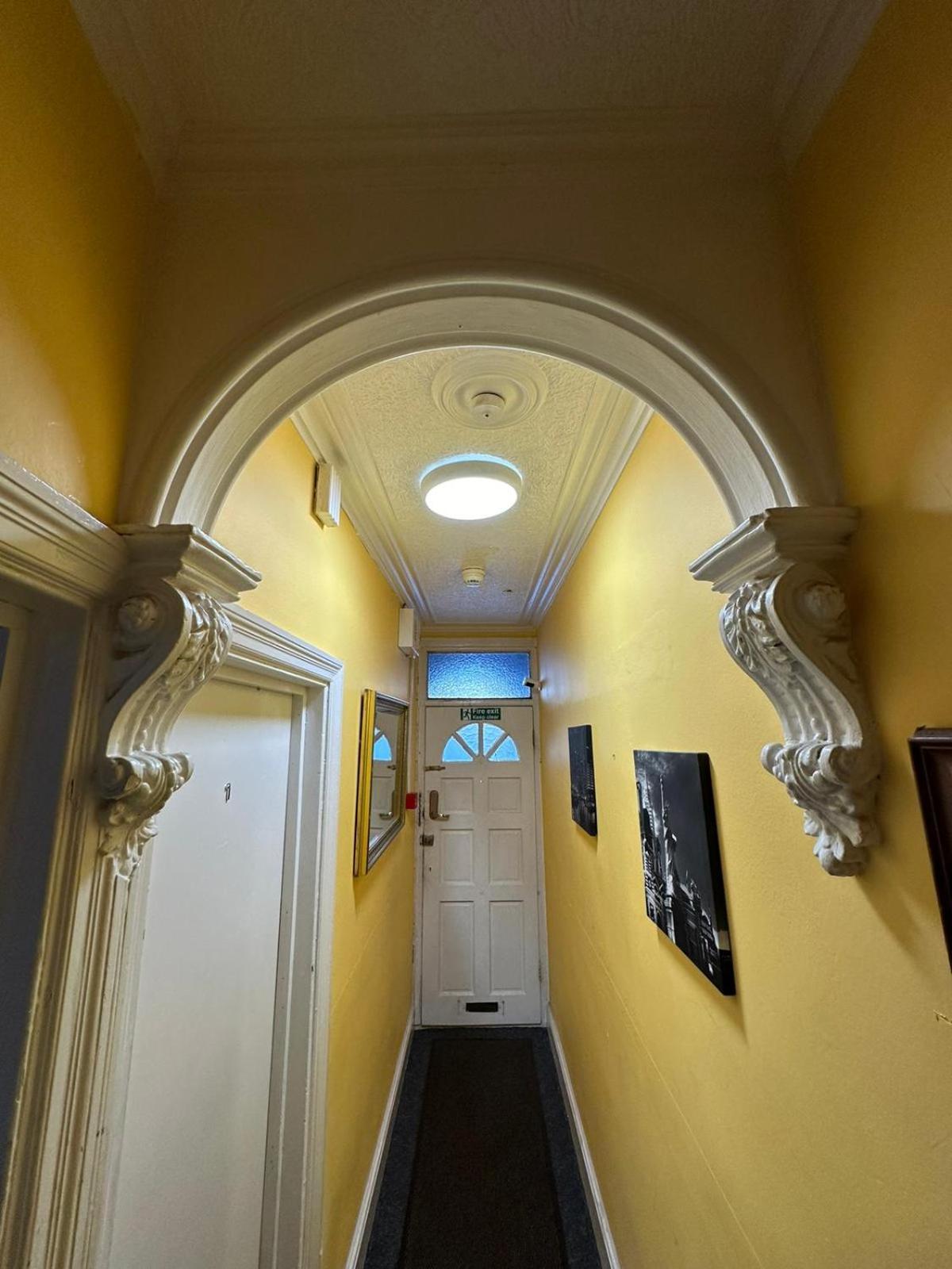 Apartamento Luton Town House Near Airport Exterior foto