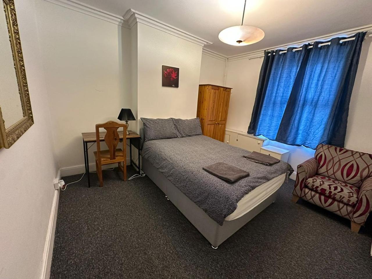 Apartamento Luton Town House Near Airport Exterior foto