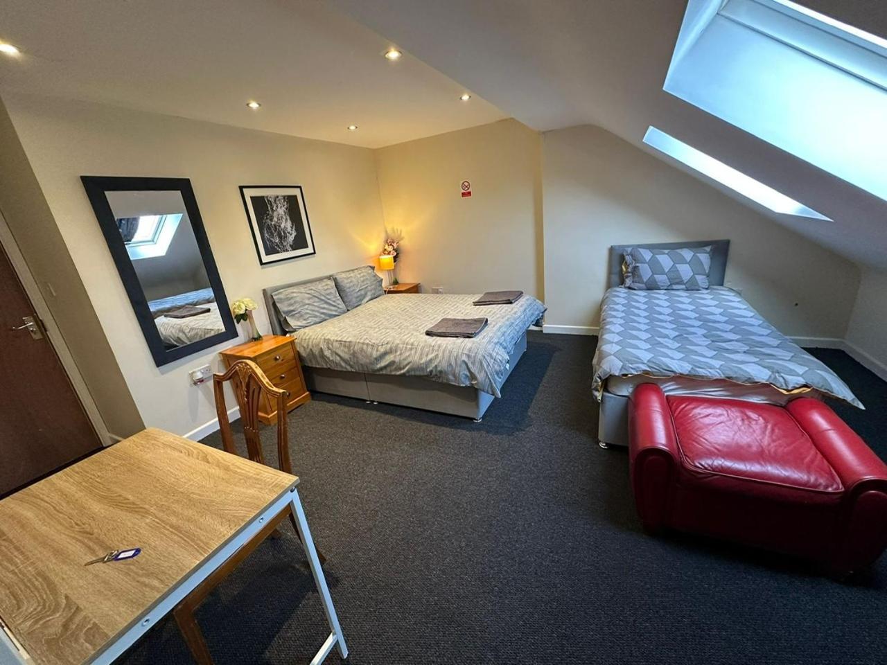 Apartamento Luton Town House Near Airport Exterior foto