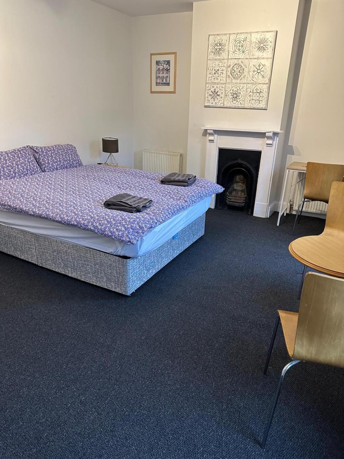 Apartamento Luton Town House Near Airport Exterior foto
